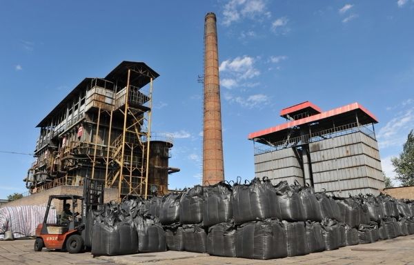 威大椰壳活性炭生产厂家，生产各种废水使用的椰壳活性炭等活性炭产品！